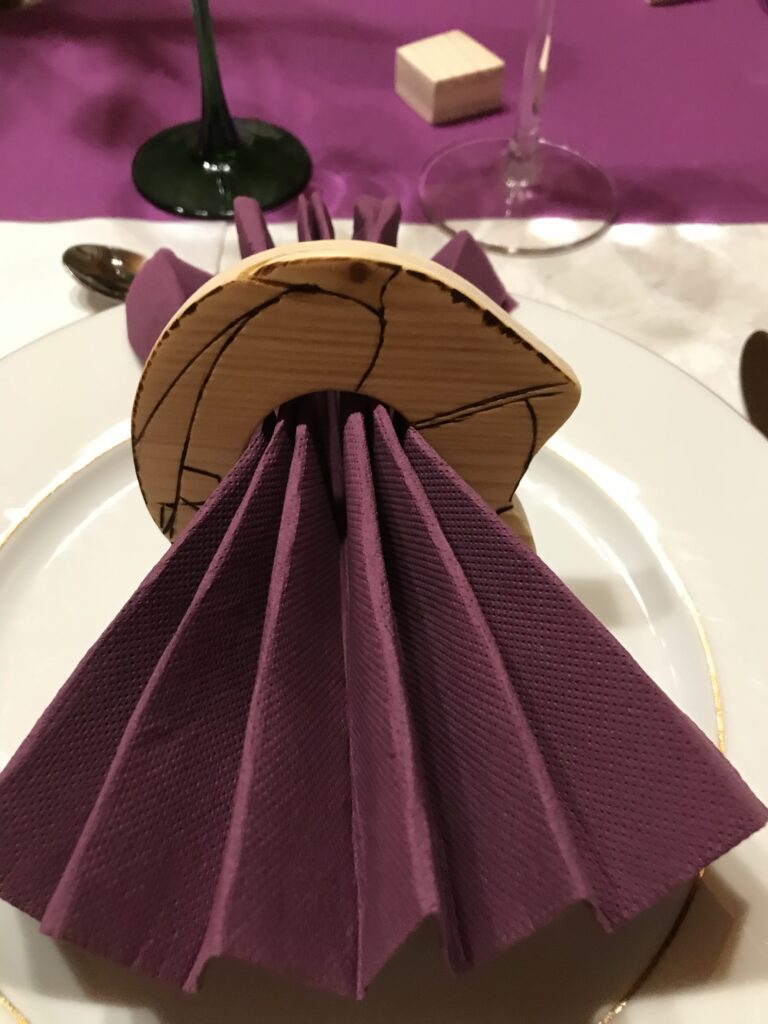 Casque de pompier rond de serviette